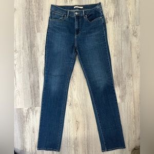 LEVIS High Rise Straight Jeans